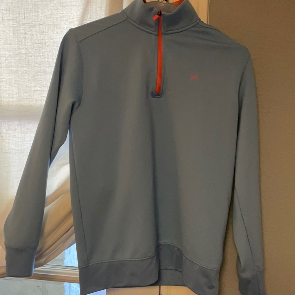 Southern Tide pull over.